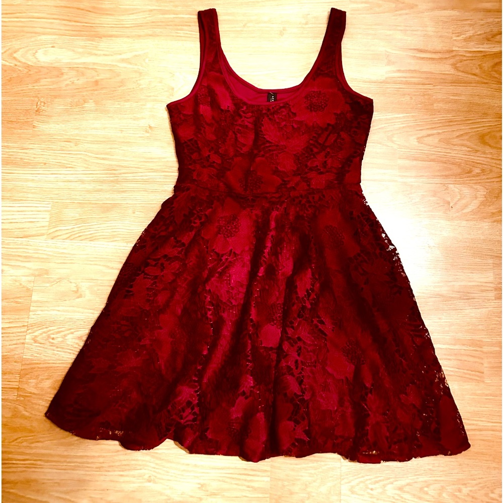 Aero dress size small